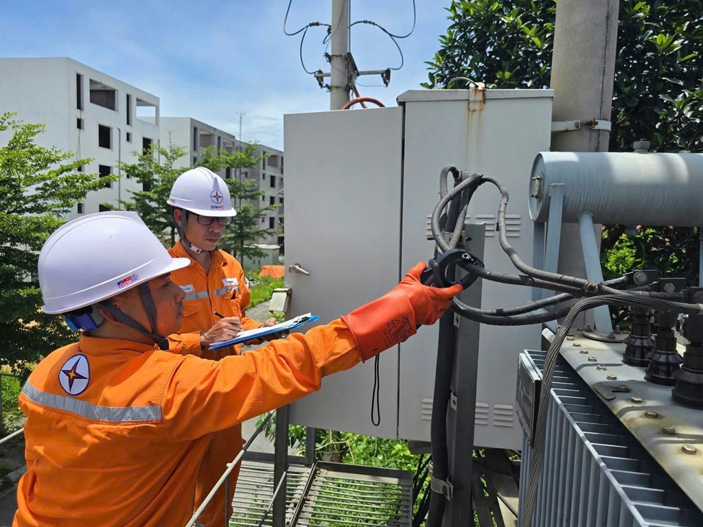 EVNNPC bảo đảm điện mùa nắng nóng bằng nhiều giải pháp
